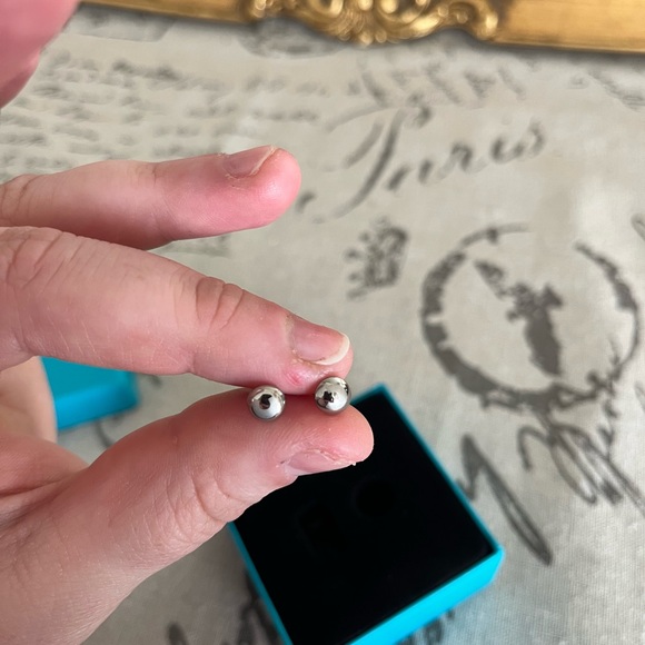 Pearl Comfy Earrings - Picture 2 of 10